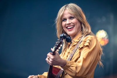 Ilse DeLange geeft gratis optreden in Twentse platenzaak