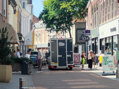 Filmcrew gespot in Woerden voor opnames van bekend programma