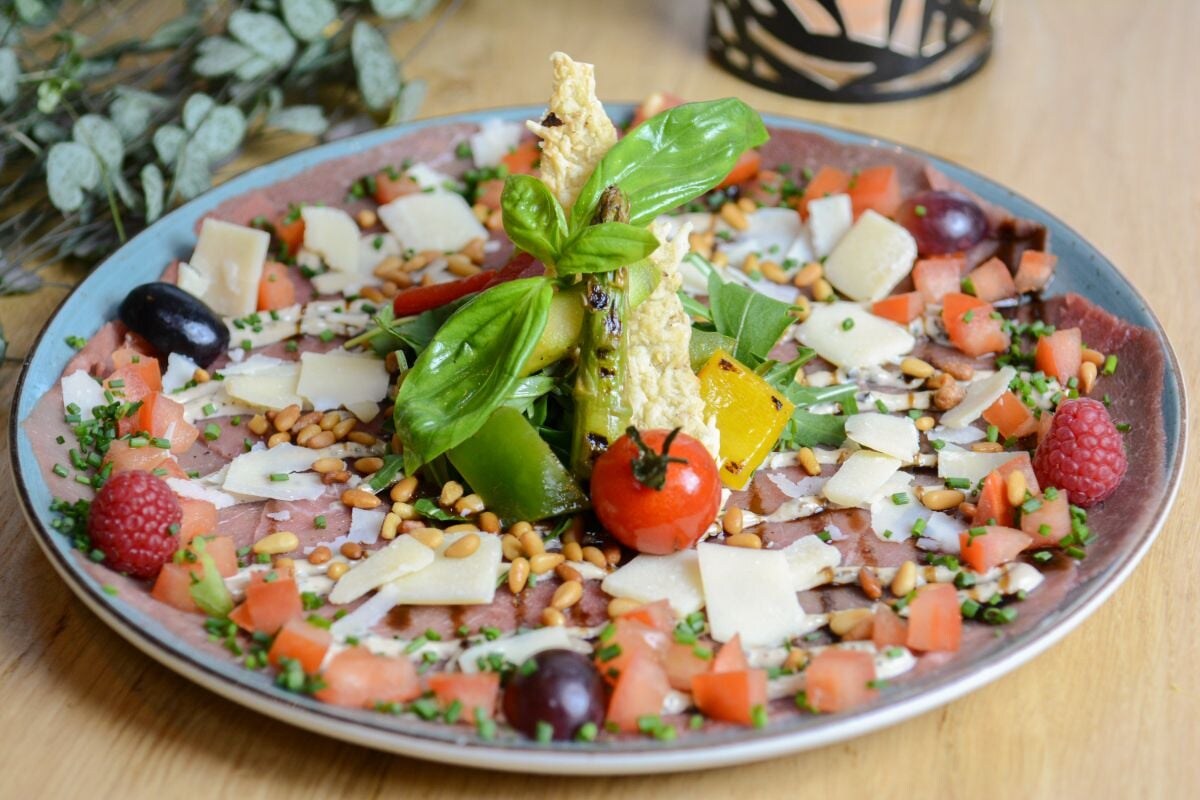 Bij dit restaurant vlak bij Apeldoorn is het altijd zomer: 'Wij zetten ...