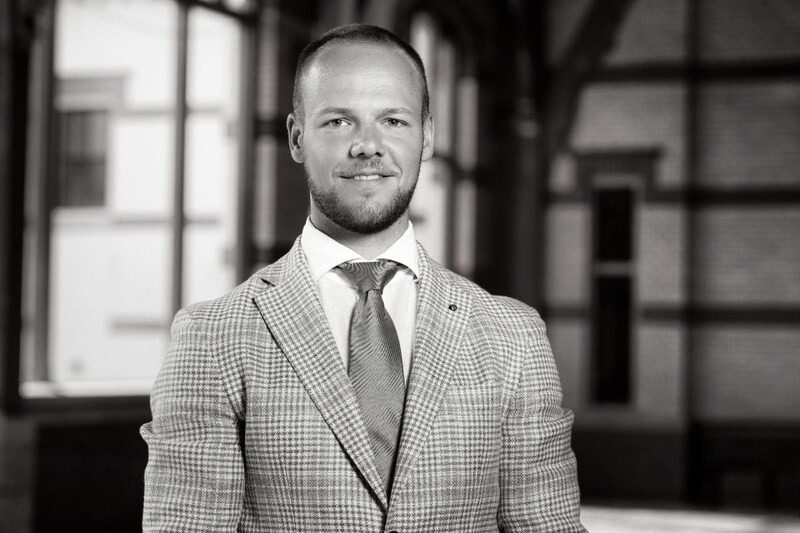 Leon van Hell (24) opent Breitling Boutique naast familiebedrijf ...