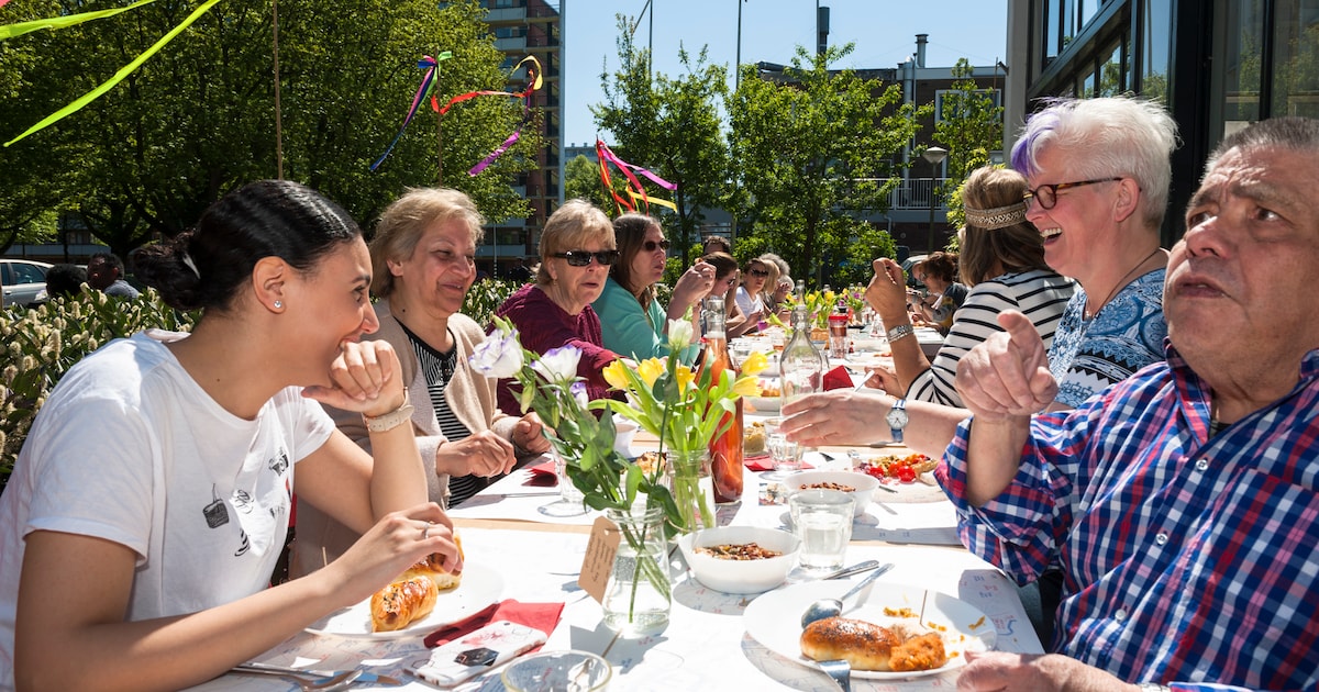 Gezellig! Deze 5 mei-traditie verovert heel Nederland (en jij kunt meedoen)