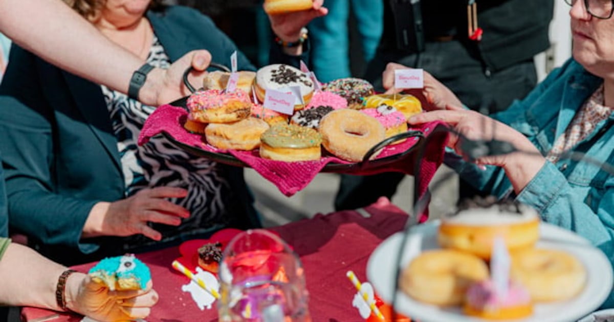 Jammie! Hier in Amersfoort krijg je een gratis donut tijdens Donutdag