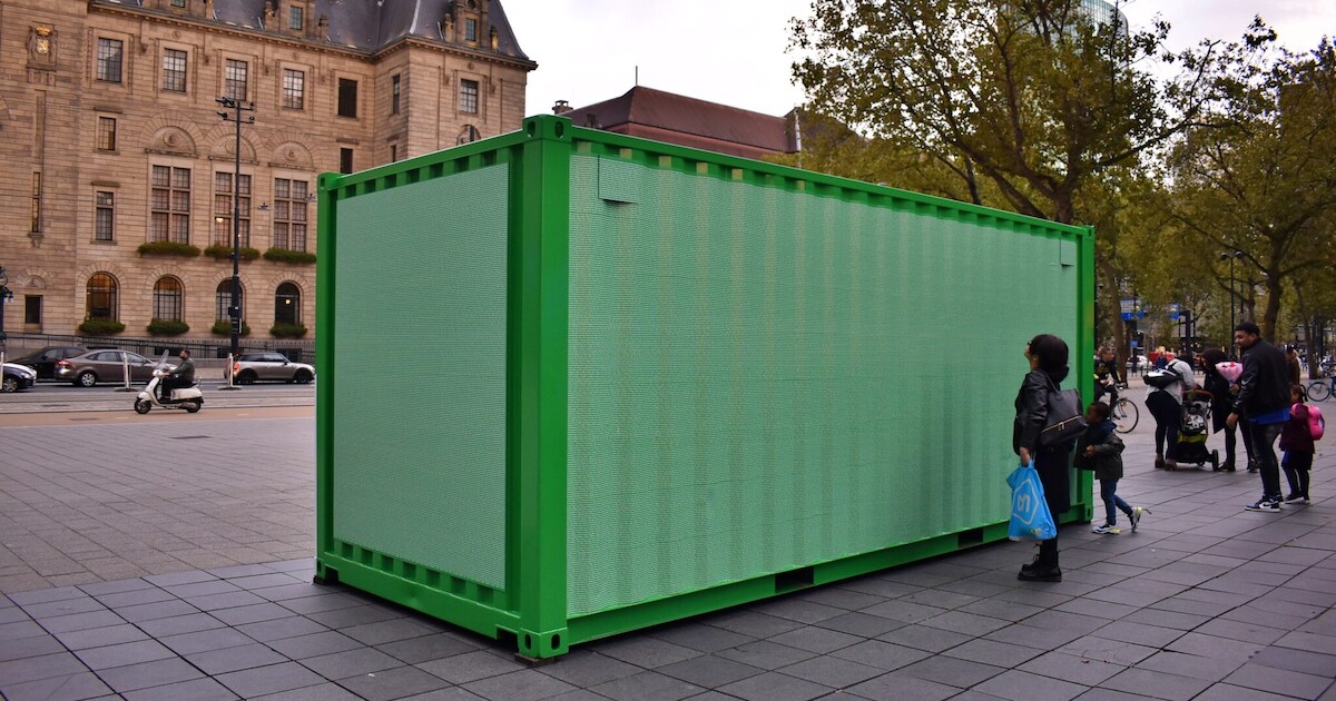Aha! Dit doen die groene containers in het centrum van Rotterdam ...