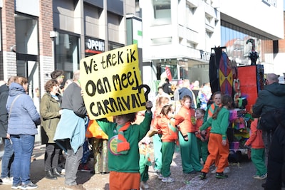 Meej z’n allen: hier in Tilburg staan inleverboxen voor carnavalskleding