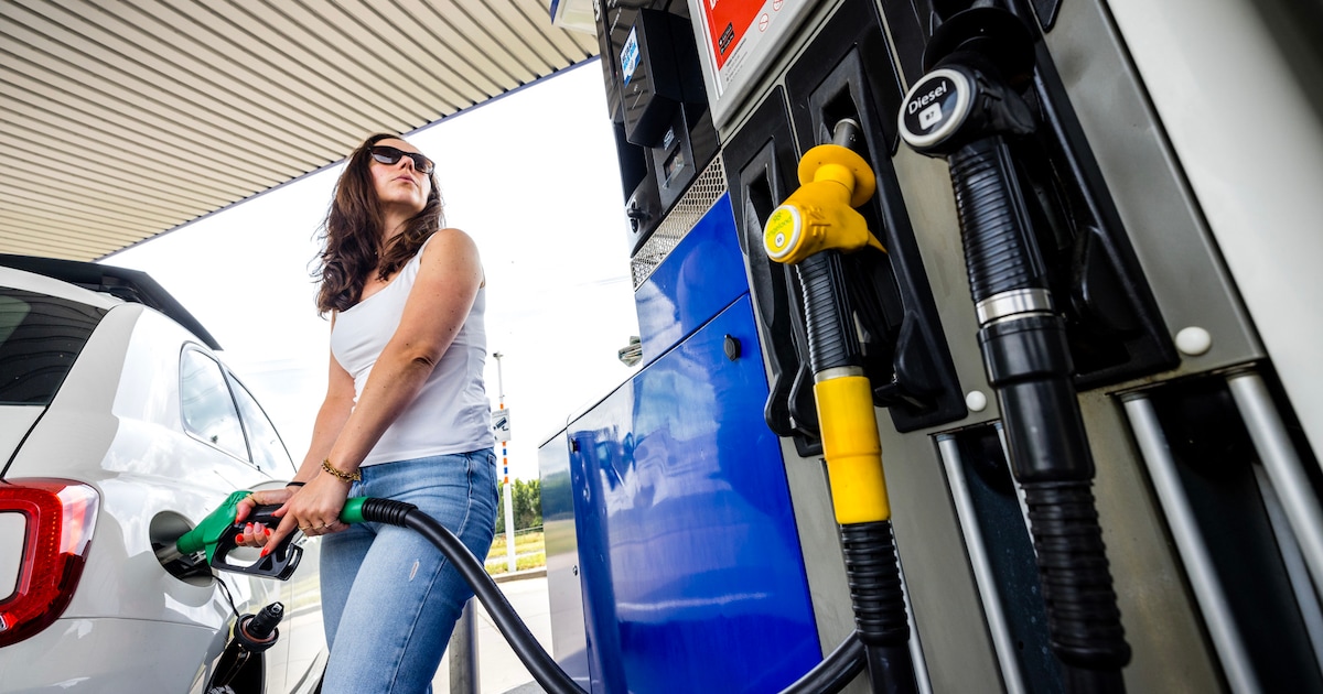 Tanken bij de duurste en goedkoopste benzinepomp in Delft: dit is het verschil in prijs