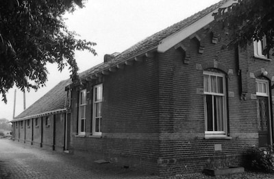 Toen in: hier werden ooit koeien gemolken, nu schuif je aan voor bitterballen bij Polder