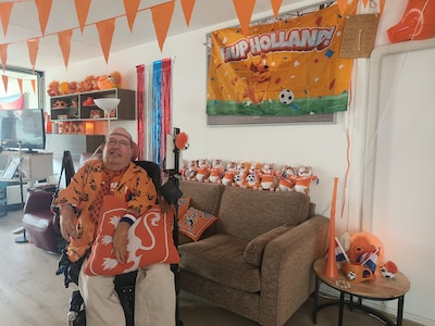 Oranje-fan Rob versiert zijn huis oranje, een eigen zaak beginnen en meer nieuwtjes uit Enschede