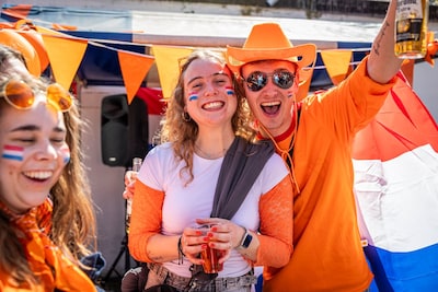 In het weekend of doordeweeks feesten? Op deze dag valt Koningsdag 2026