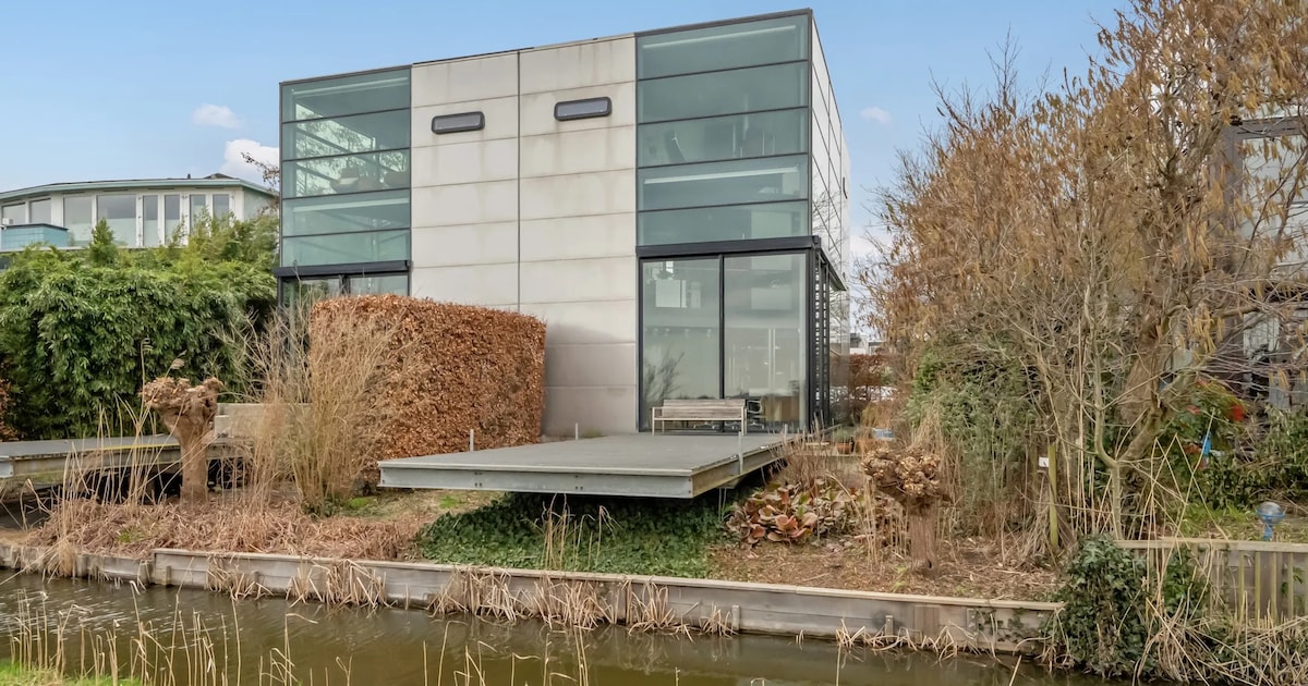 Staaltje architectuur in Delft: deze Fundaparel is net een kubus van glas