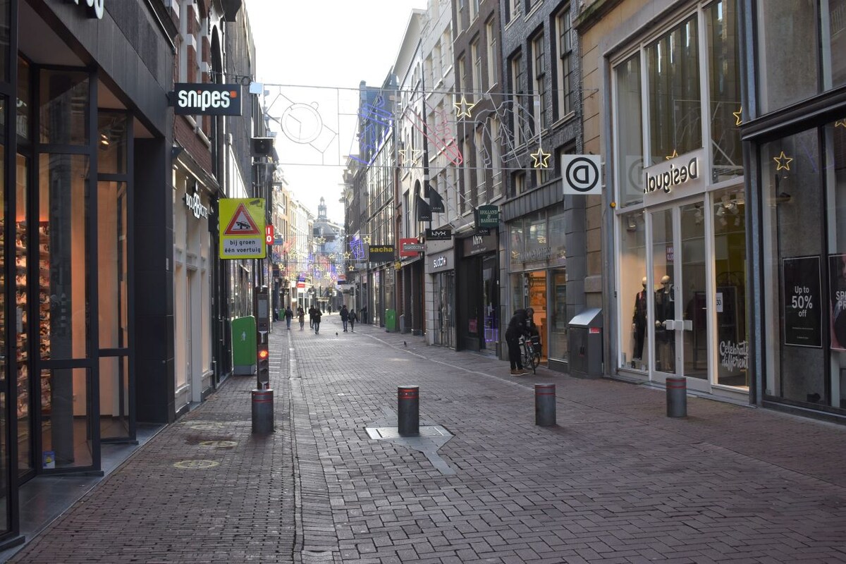 Jeugdsentiment: 8 x winkels die je vast nog kent maar die niet meer bestaan  | Winkelen | indebuurt.nl