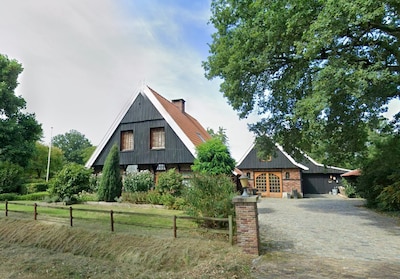 Fundaparel: deze woonboerderij in het groen van Enschede voelt als een vakantiehuis
