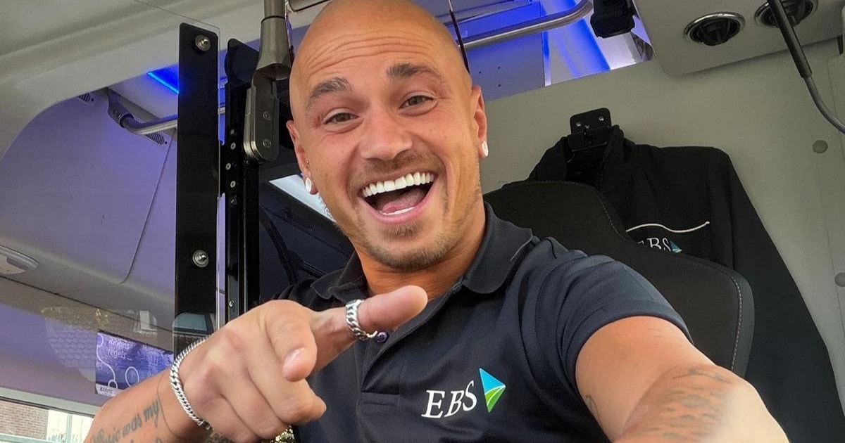 Altijd blije buschauffeur Gino gaat viraal op TikTok: ‘Ik wil mensen hun dag beter maken’