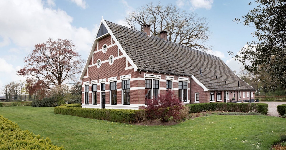 Fundaparel: deze woonboerderij (met zeeën van ruimte) staat nu te koop ...