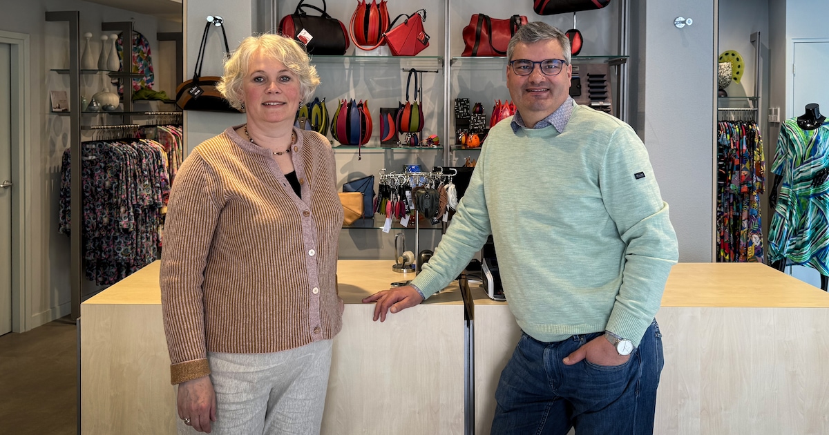 Designwinkel De Blaker in Hengelo stopt na 37 jaar: ‘Nu nog jong genoeg om een nieuw avontuur aan te