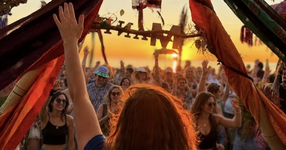 Voetjes in het zand! Love House komt voor het eerst naar het strand