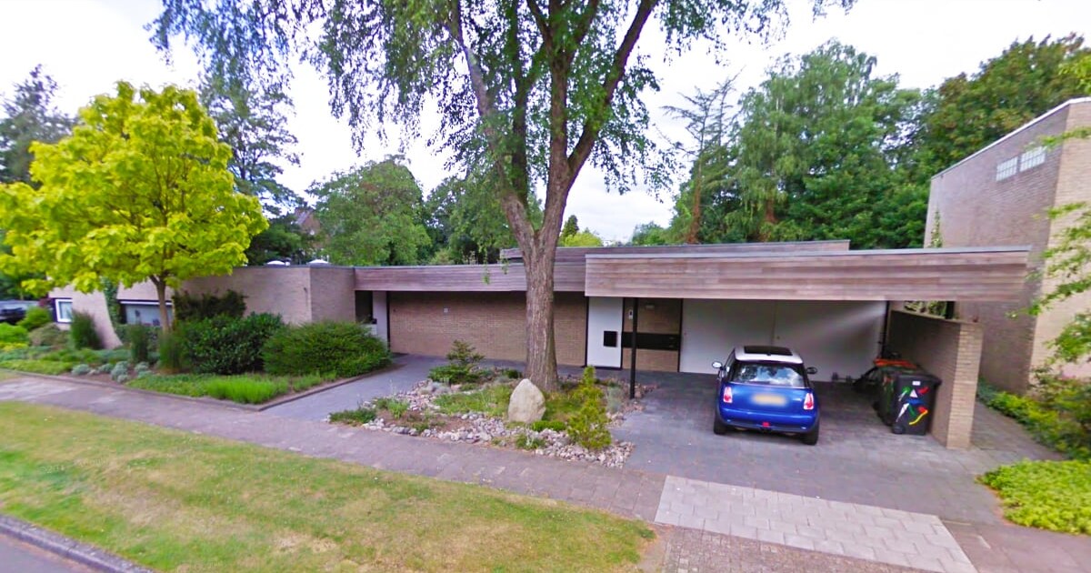 Funda-parel: binnenkijken in bungalow villa met zwembad