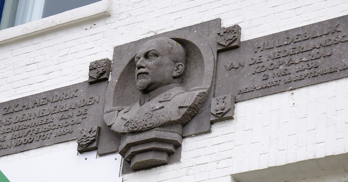 Mysterie opgelost: dit is die stenen man op de Vlissingse zeevaartschool