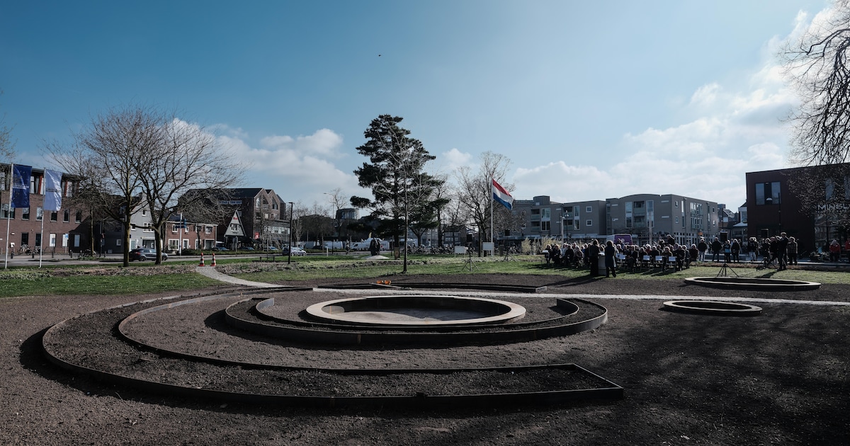 Dit is het verhaal achter het nieuwe oorlogsmonument in het Mark Tennantplantsoen
