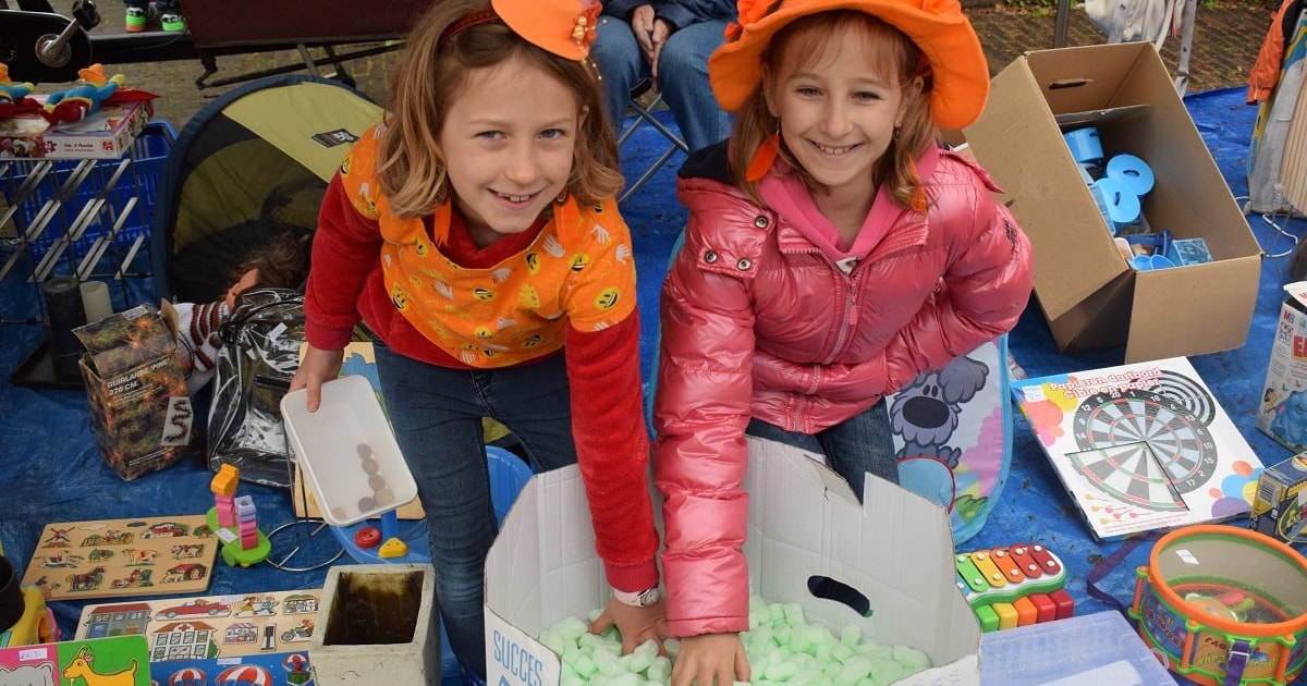 Koningsdag 2026: reserveer een plekje op de vrijmarkt in Woerden