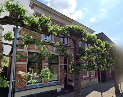 3 x woningen in Enschede met een authentieke gevel