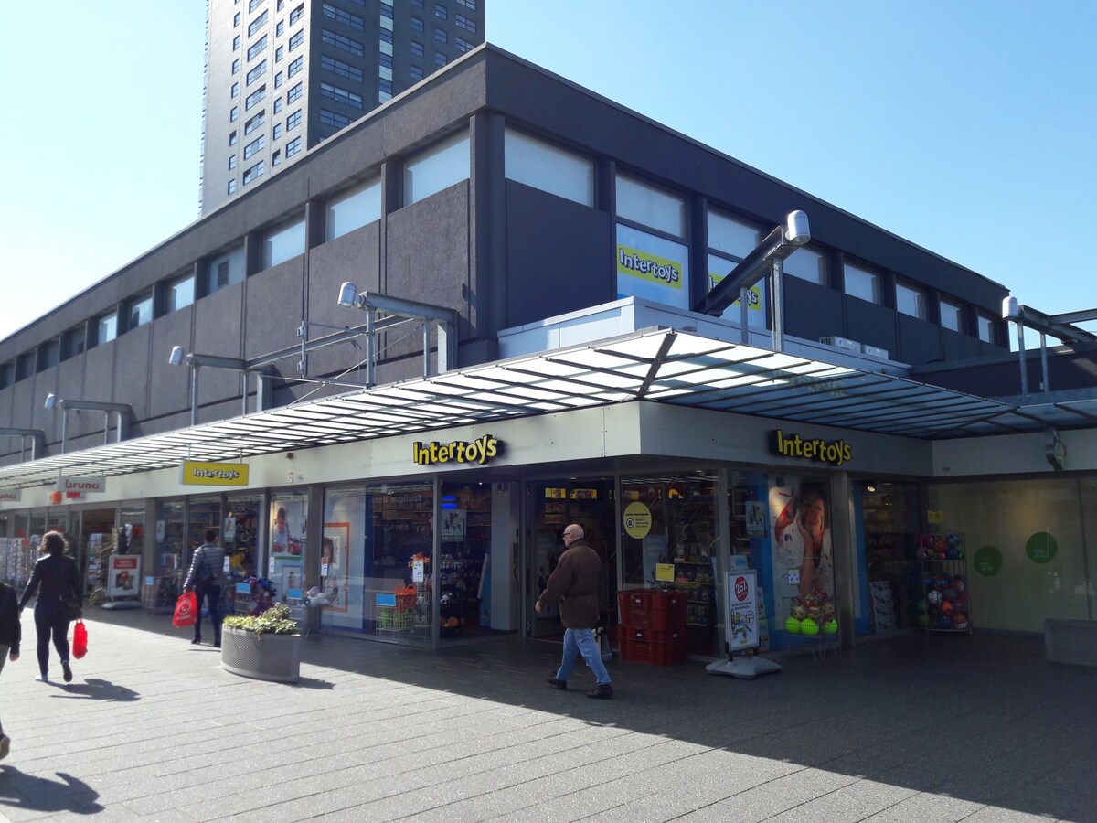 Speelgoedwinkelmania! Bart Smit (3x) is nu Intertoys | Winkelen |  indebuurt.nl