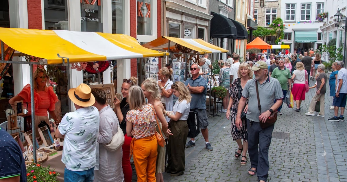 Van kraampjes tot livemuziek: deze Bergse jaarmarkt viert haar 60ste editie