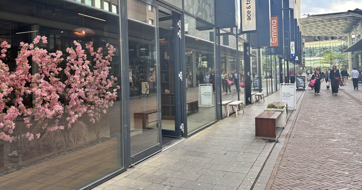 Aora Café, Nieuwe Emmasingel 24 (Centrum)