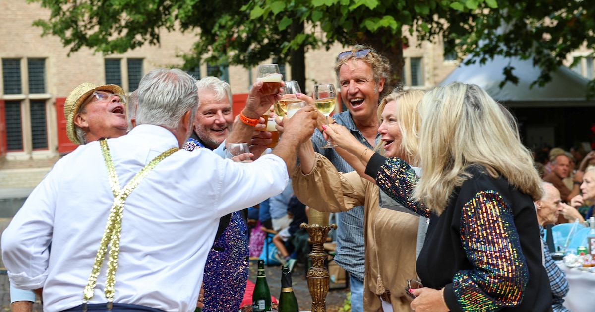 Picknicken, kostuums en Ellen ten Damme: zo sloot Middelburg de Abdij Zomeravonden af