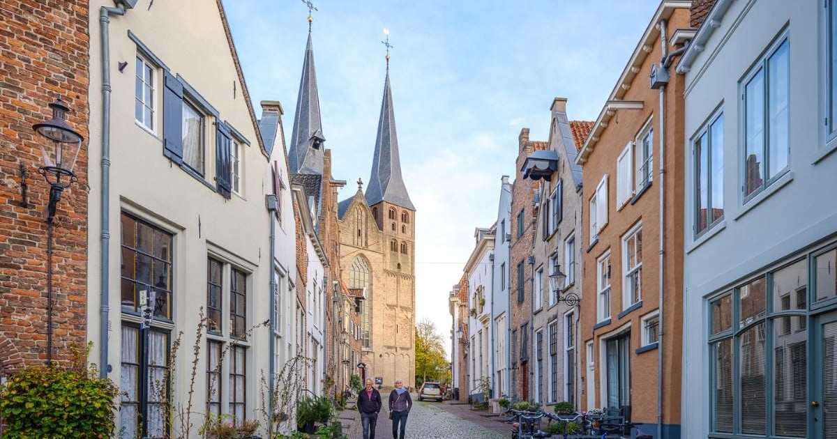 Gespuis in de straat? Daarom zie je komende tijd onbekenden in je buurt