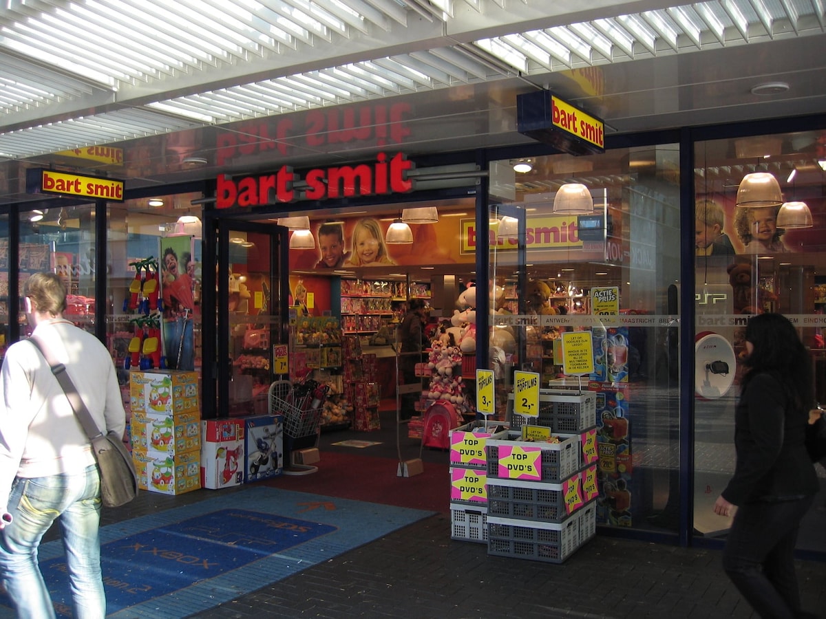 Terug in de tijd! 6 x deze winkels hadden ooit een vestiging in Dordrecht |  Toen in Dordrecht | indebuurt.nl