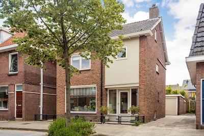 Fundaparel: een vrijstaande woning aan de rand van een Enschedees park