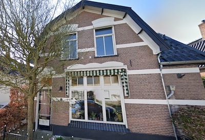 B&B beginnen in Apeldoorn? Koop dit huis met woning in de achtertuin