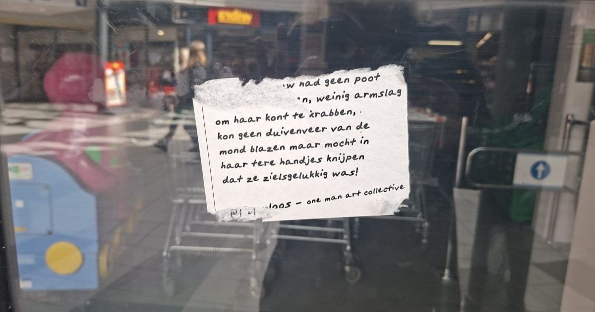 Mysterie opgelost: dit is het verhaal achter de opgeplakte gedichten in Gouda