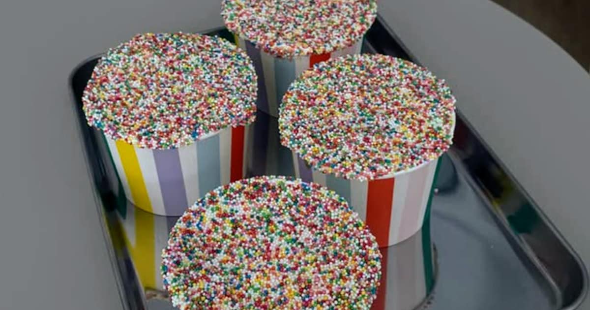Met spikkels! Hier koop je de viral dotcake in Apeldoorn