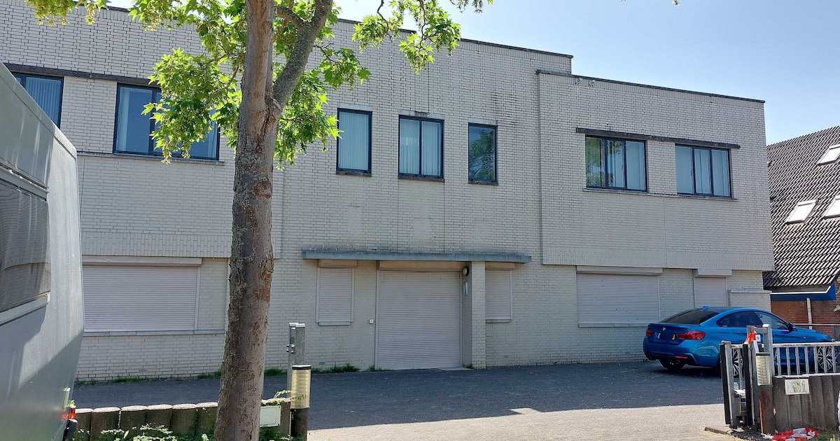 In Seghwaert: boven in dit kantoorgebouw komen vier appartementen
