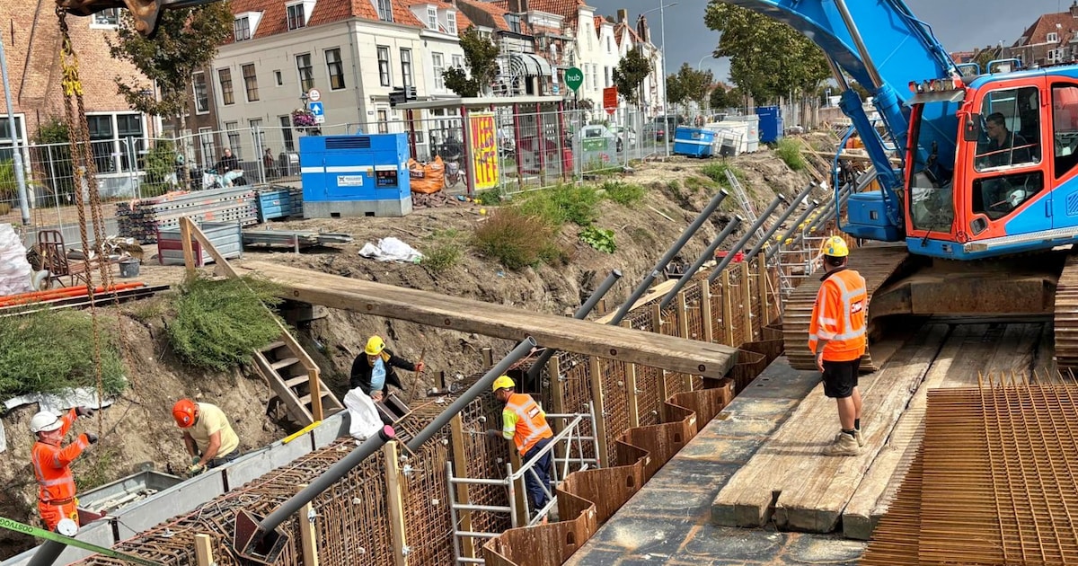 Work in progress: zo worden de Middelburgse kademuren weer op hun plek gezet