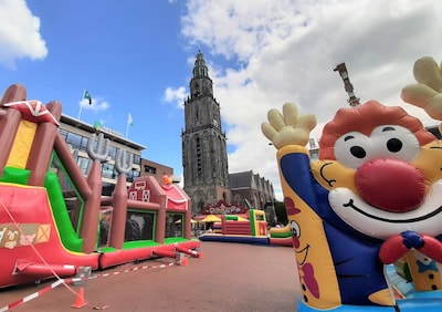 Grote Markt en Vismarkt veranderen in springkussenfeest tijdens Groningen on Air