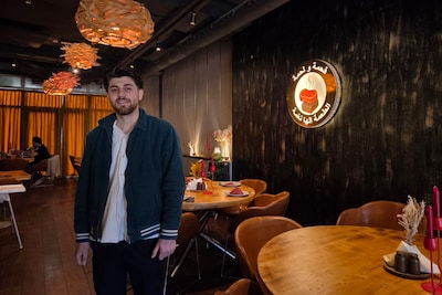 Mezze's en vlees gegrild op houtskool: Srour (22) opent Syrisch restaurant in Arnhem