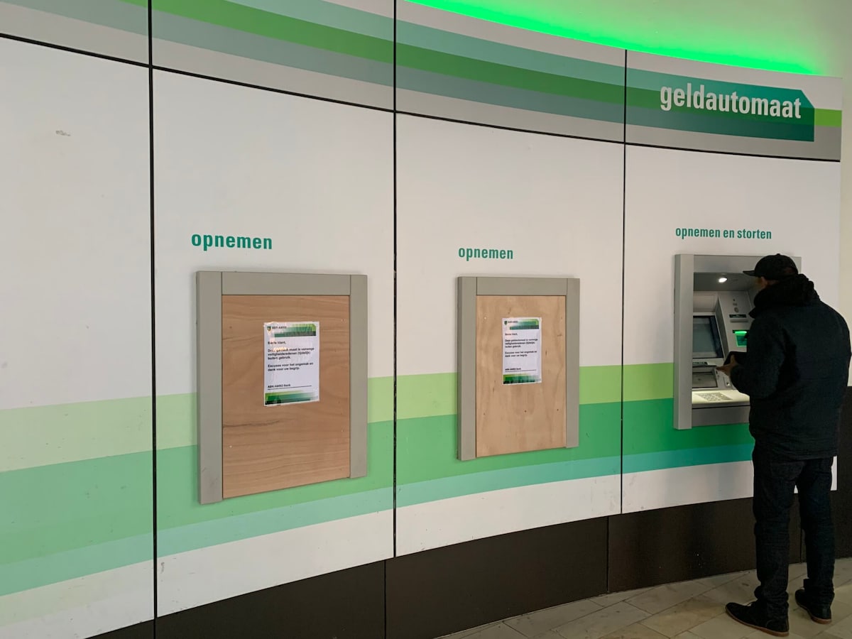 ABN Amro sluit véél geldautomaten: hier in Den Haag kun je niet meer pinnen  | Nieuws | indebuurt.nl