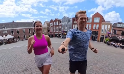 Influencer Jony alias ‘Draakie’ rende door Woerden en dit was zijn route