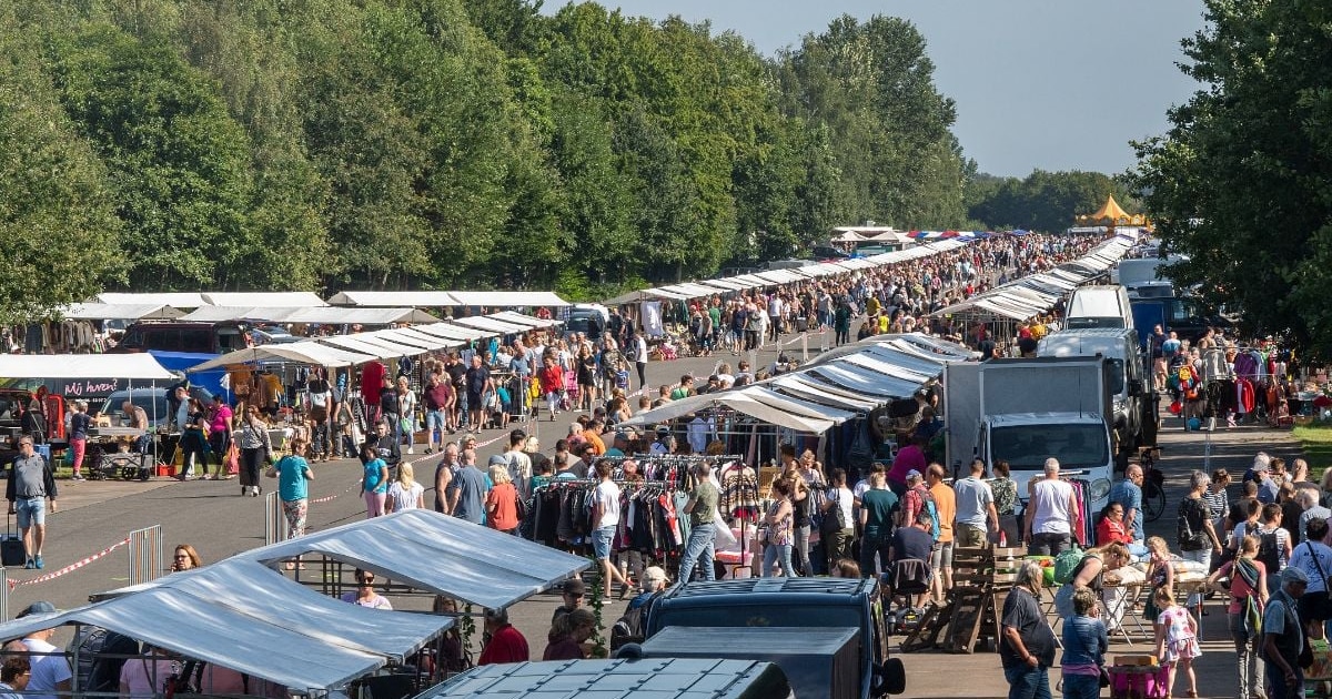 Uittip: rondstruinen langs honderden kramen op de megavlooienmarkt in ...