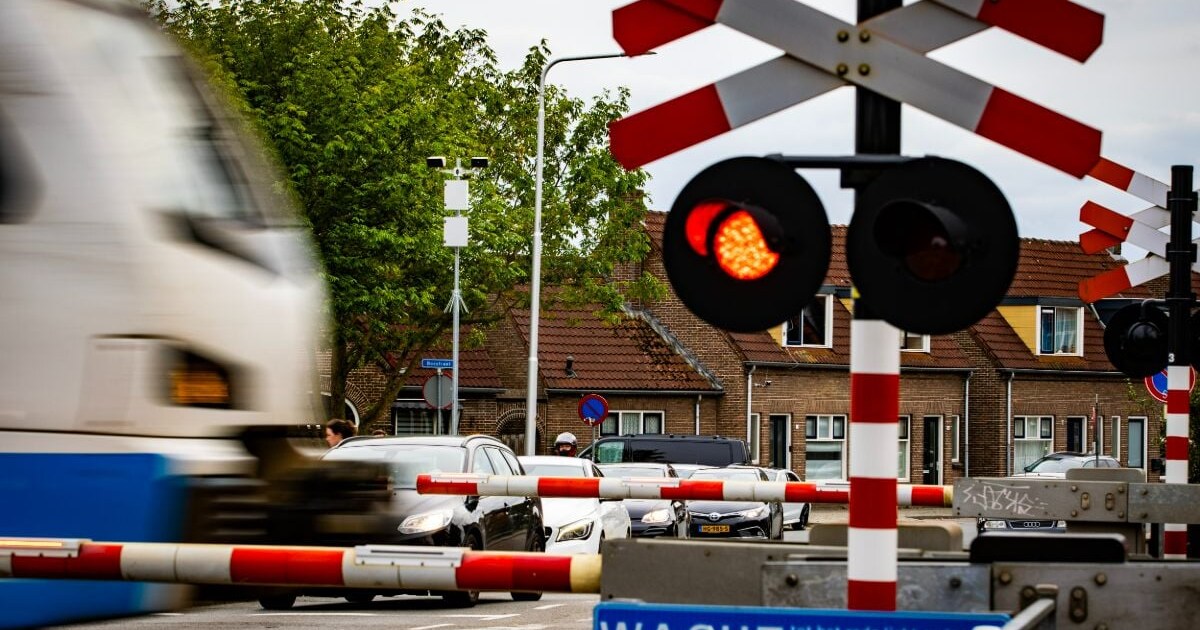 Flitscamera's bij Almelo De Riet gaan nu aan (en zo hoog is de ...