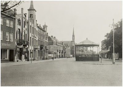 Onherkenbaar: oude foto’s van de Helmondse Markt mét kiosk