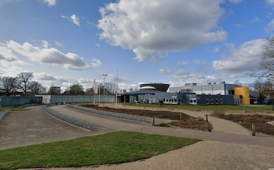 Plonsen maar! Dit nieuwe zwembad opent binnenkort in Enschede