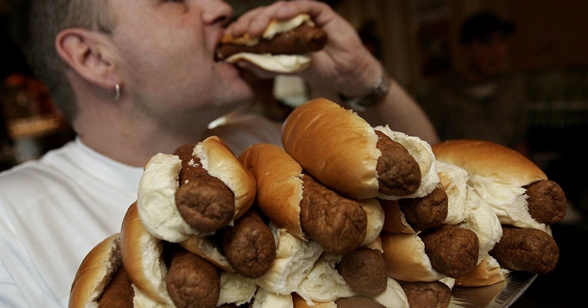 Te gek kerstdiner in Tilburg: onbeperkt friet, frikandellen en ...