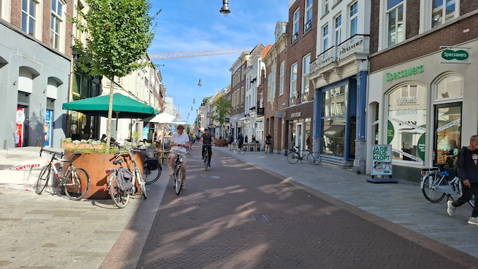 Dutchies (Hinthamerstraat), Hinthamerstraat 8 (Centrum)