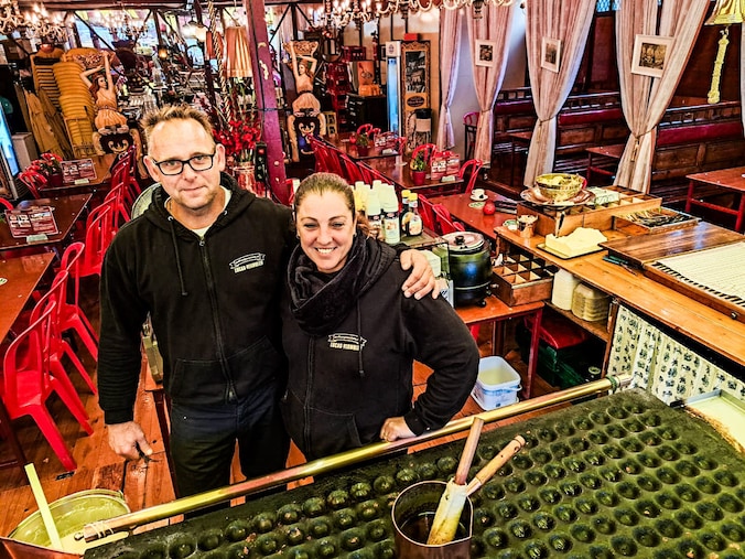 Gewoon met boter en suiker: de traditionele poffer van poffertjessalon ...