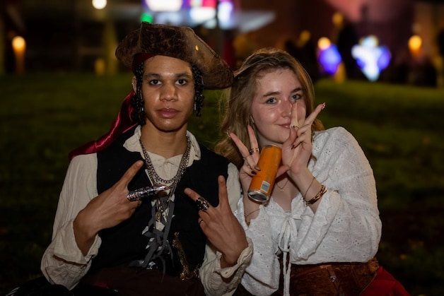 Foto's Halloween Walk 2025: in deze angstaanjagende outfits liepen ...