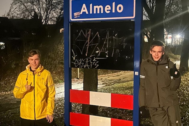 Merijn en Robin verloren hun opa aan ALS en halen door weer en wind 1. ...