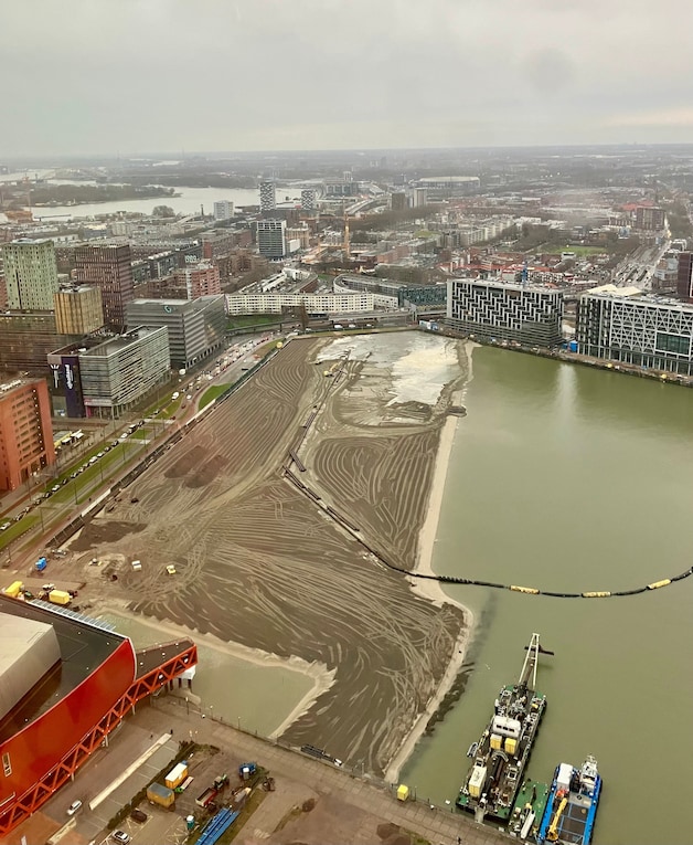 Wow! De Rijnhaven transformeert langzaam tot stadsstrand | Regio ...